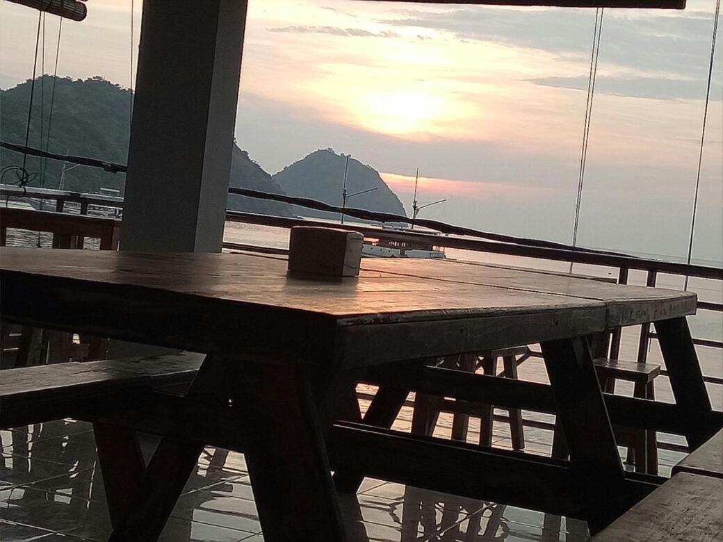 Bajo Sunset Hostel Labuan Bajo Exteriér fotografie