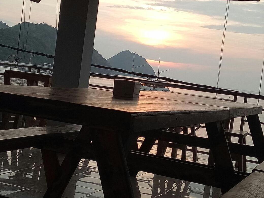 Bajo Sunset Hostel Labuan Bajo Exteriér fotografie